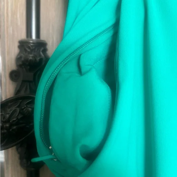 Lululemon - Picture 5 of 5